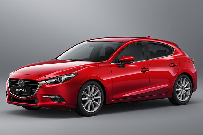 Anfang 2017 erhlt der Mazda3 ein Facelift, das zurckhaltend ausfllt. Neu ist insbesondere die etwas flachere Form des Khlergrills, dessen Rahmen nicht mehr »