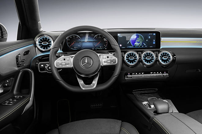 Mercedes beweist – wieder einmal – Mut: Das Interieur der neuen A-Klasse unterscheidet sich deutlich vom Standard der Kompaktklasse. Insbesondere gibt es keine Hutze mehr »