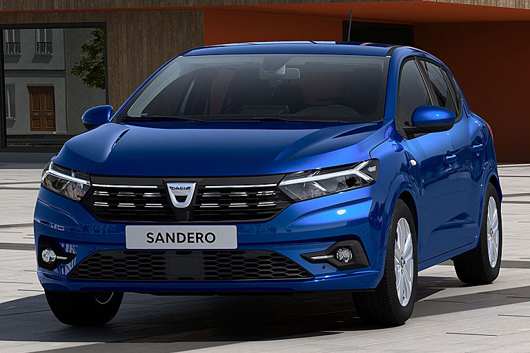 Gestatten, Dacia Sandero, dritte Generation, 2020. Der kompakte Fnftrer zeigt sich knftig gestreckter und mit einer Tagfahrlicht-Grafik, die von einer deutlich teureren Marke stammen knnte