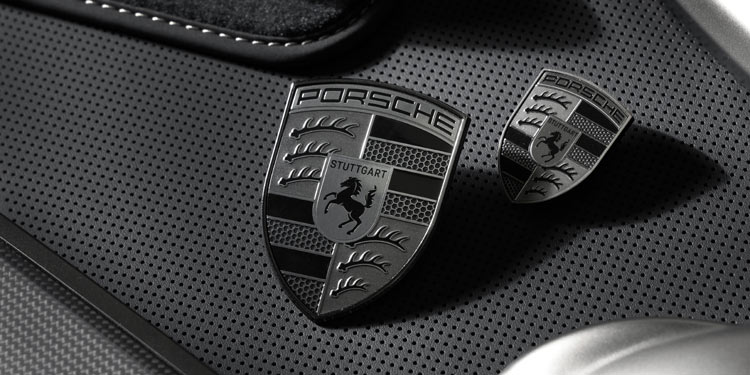 Porsche: Spezial-Logo und Exclusivfarbe fr die Turbo-Modelle