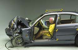 Gut behauptet im US-Crashtest: BMW 328i
