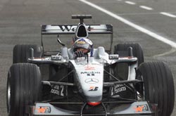 Weltmeister 2001: Kann es das Mercedes-McLaren-Team wieder schaffen? | Bild: DaimlerChrysler AG