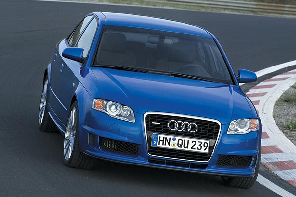 Mit 220 PS aus vier Zylindern ist der Audi schnell – kann aber auf der Rennstrecke auch parken, wenn es der Fotograf so will