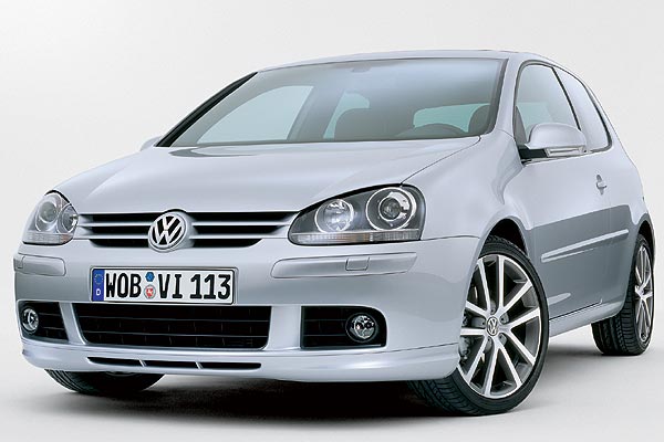 Das neue Design-Paket von Volkswagen Individual besteht aus vollstndig in Wagenfarbe lackierten Schrzen an Front »