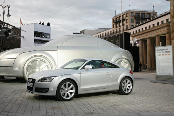 Prsentiert hat Audi das Auto nicht auf der Messe in Leipzig, sondern auf einer Show-Veranstaltung vor dem Brandenburger Tor in Berlin, bei der »