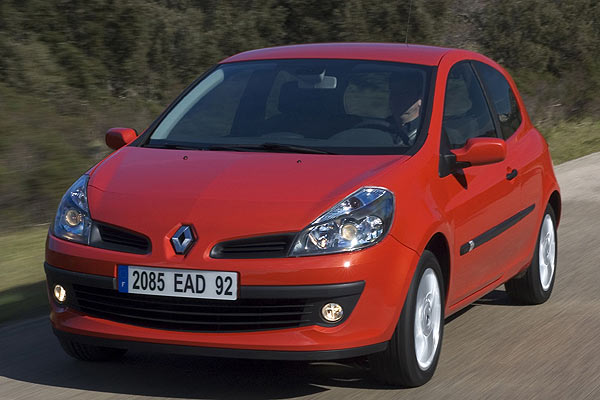 Abgesehen von den nicht mehr ganz frischen deutschen Kleinwagen Ford Fiesta und VW Polo trifft der neue Corsa vor allem auf den Renault Clio, »
