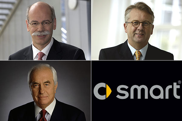 Das Trio muss fr Erfolg sorgen: DaimlerChrysler- und MCG-Vorstandschef Dieter Zetsche, Smart-Chef Ulrich Walker (o.r.) und UnitedAuto-Chairman Roger S. Penske