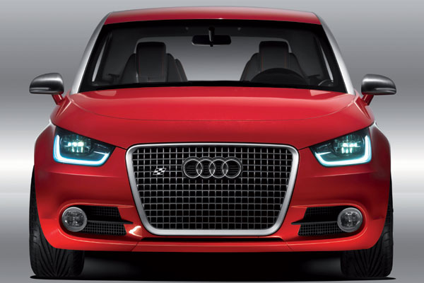 Das Grill-Design nennt Audi »Chequered Flag Look« – der bse Blick scheint gewollt