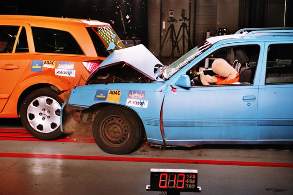 Der ADAC hat einen auf Flssiggas-Antrieb umgersteten Opel Astra im Crashtest geprft