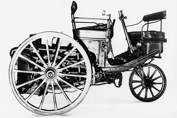 1889 prsentierte Armand Peugeot auf der Weltausstellung in Paris ein Dreirad mit Serpollet-Dampfmotor