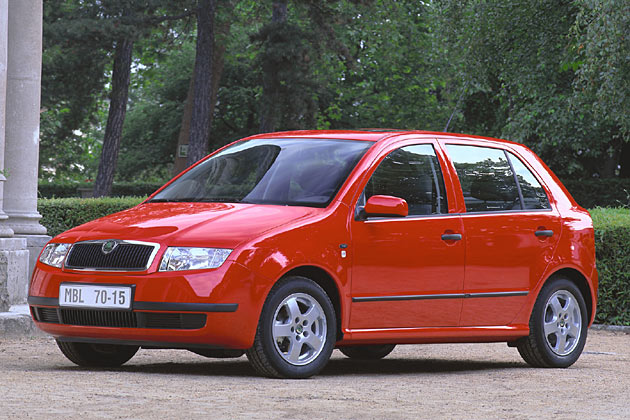 Ende 1999 kommt mit dem Fabia ein moderner Kleinwagen auf den Markt, der schon auf der Basis des erst spter folgenden VW Polo IV basiert
