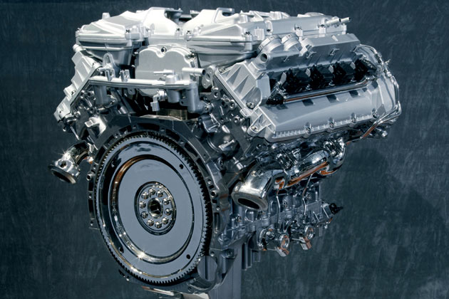 Neuer Topmotor ist ein Fnf-Liter-Achtzylinder mit 510 PS, der das Dickschiff in 6,2 Sekunden auf Tempo 100 beschleunigt. Der Normverbrauch liegt bei 14,9 Litern