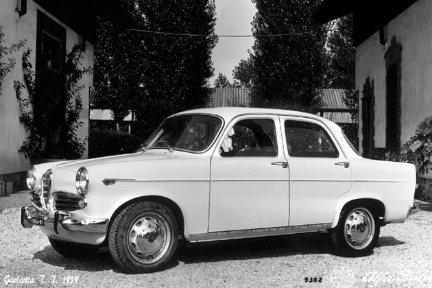 Rckblende: Die Alfa Giulietta, hier ein viertriger Berlina, erschien 1954 zunchst als Coup
