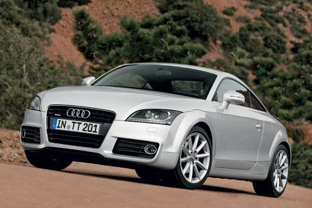 Vier Jahre nach der Vorstellung hat Audi die »Stilikone« TT berarbeitet. Die optischen Retuschen fallen aber hchst zurckhaltend aus, was Werterhalt und Image befrdert