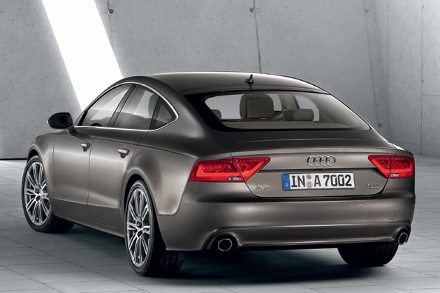 Optisch folgt auch der jngste Audi dem aktuellen Marken-Look: Fraglos gut gezeichnet, aber inzwischen etwas gealtert. Der A7 Sportback ist fast fnf Meter lang und mehr als 1,90 Meter breit