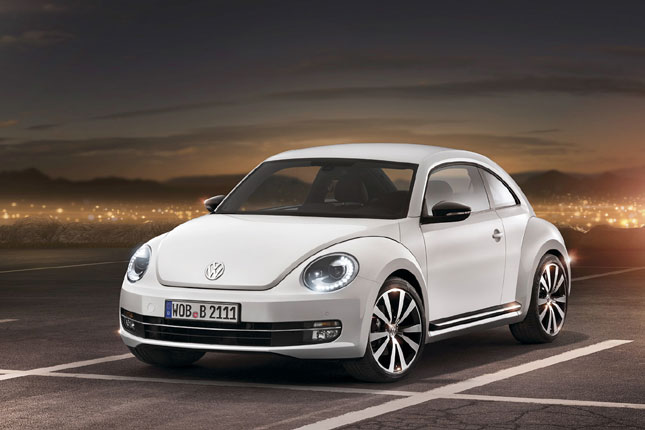 Gestatten, VW Beetle II. Aus »New Beetle« wird »The Beetle«. Die Neuauflage wird merklich lnger und breiter, duckt sich aber etwas niedriger