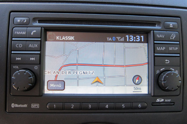 Fr nur 500 Euro liefert Nissan dieses Navigationssystem, das sowohl in punkto Navigation als auch in Sachen Klang, Handykoppelung, Sprachqualitt, Bedienung und Ausstattung voll berzeugt