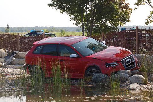 Auf einer Teststrecke bei Mnchen verlor ein im Audi-Auftrag ttiger Testfahrer die Kontrolle ber den RS 3 Sportback