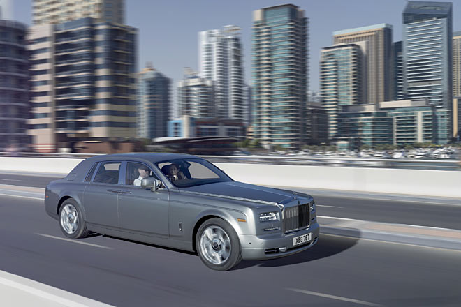 Nach dem Aus fr die Daimler-Marke Maybach beherrscht Rolls-Royce den oberen Luxus-Markt jetzt nahezu konkurrenzlos. Allenfalls der Mulsanne der ehemaligen Schwestermarke Bentley ist ein Mitbewerber