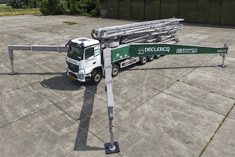Siebenachsiger Mercedes-Benz Arocs als 73-Meter-Betonpumpe