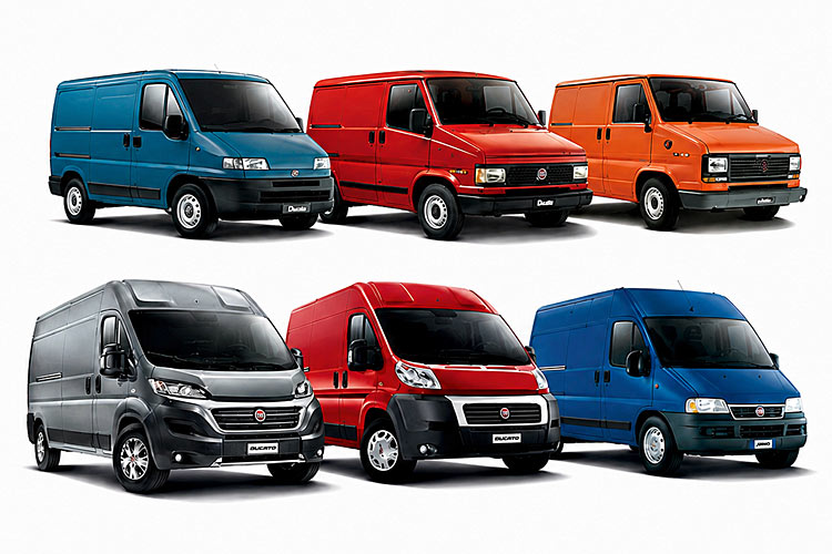 Sechs Generationen des Fiat Ducato zweireihig nebeneinander schräg von vorne fotografiert