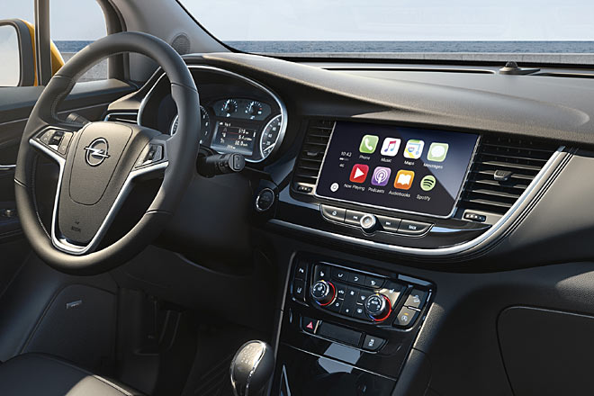 Die Klimabedieneinheit sitzt hher, das Entertainment beherrscht Carplay & Co., und auch die Instrumente hat Opel aufgehbscht. Bleibt nur noch ein schickeres Lenkrad auf der Wunschliste