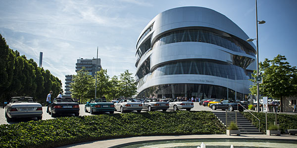 Mercedes-Museum ldt BMW-Mitarbeiter ein (aktualisiert)