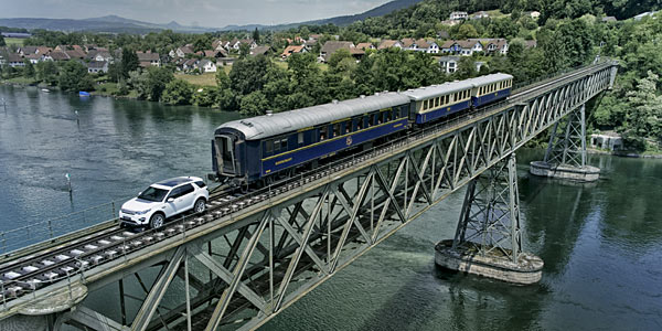 Land Rover zieht 100-Tonnen-Zug