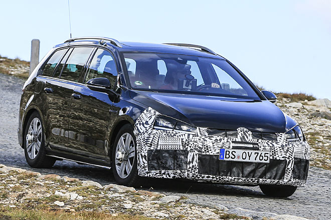 ... es sich nicht um die blaue Variante mit Steckdosenanschluss des PlugIn-Hybriden handeln wrde. Gleiches gilt fr die abklebten blauen Dekorleisten im Scheinwerfer