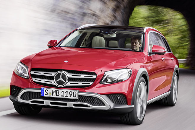 19 Zoll ist die Standardgre fr die Rder, 20 Zoll gibt es auch. Insgesamt knapp drei Zentimeter hher liegt die Karosserie