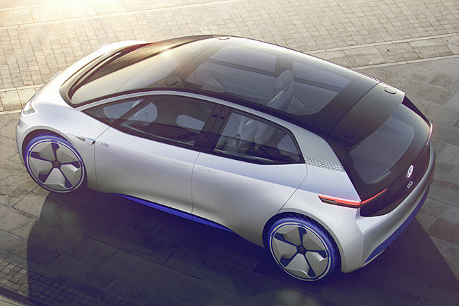 Glasdach, 20-Zoll-Rder mit blauen Reifen und beleuchtete Schweller kennzeichnen den I.D.