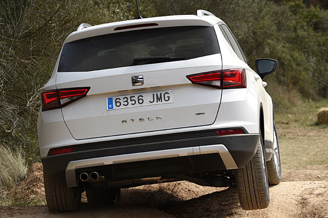 Weniger Lack an der Schrze und mehr am Spoiler: Zum Vergleich der normale Ateca