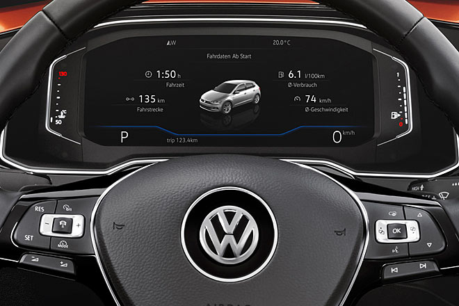 Erstmals liefert VW die digitale Instrumentierung in einem Kleinwagen. Es handelt sich um die zweite Generation des sog. AID mit separater Tankuhr und Khlwasseranzeige
