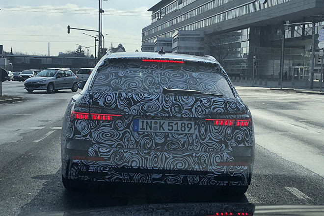 Unterdessen dreht der nchste A6 Avant seine Runden noch in Tarnfolie