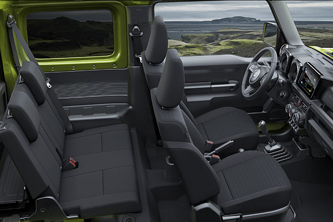 Massig Platz bietet der Jimny nicht, aber das drfte nicht weiter stren