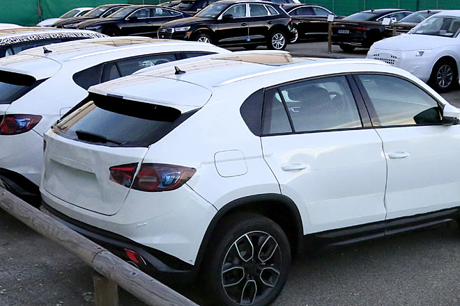 Die wesentliche nderung betrifft natrlich den Bereich der C-Sule. Das hintere Exemplar zeigt mutmalich schon die sptere Fensterform