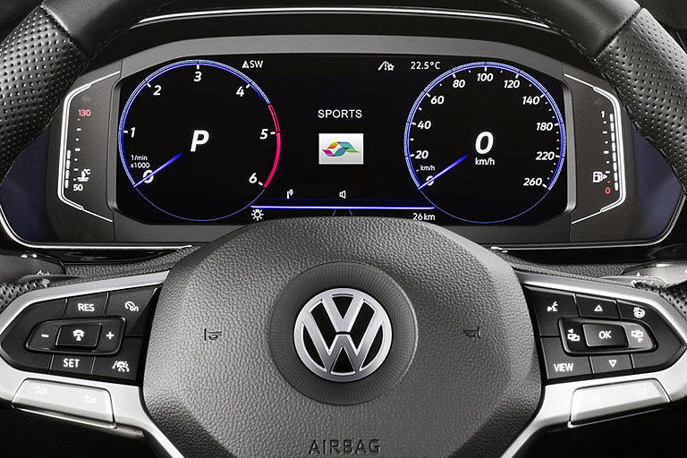 Das Digitalinstrument soll mehr Schrfe, Helligkeit und Farbbrillianz bieten, ist aber kleiner geworden. Auch die Darstellung von Temperaturanzeige und Tankuhr hat sich verschlechtert