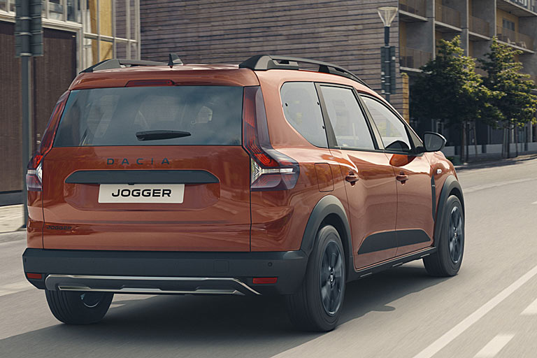 Noch einmal der Dacia Jogger, dem wir als bezahlbaren, praktischen und damit sympathischen Familienauto viel Kundenzuspruch vorhersagen