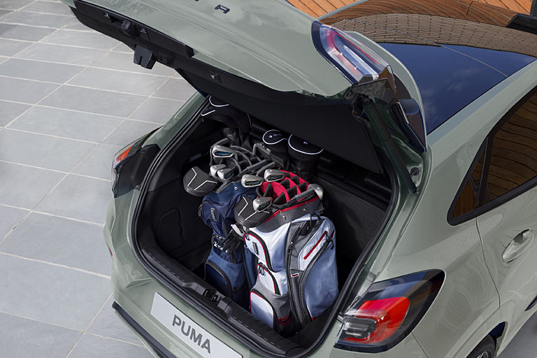 Am Heck scheint es ausweislich dieses einzigen Bildes keine Neuerungen zu geben. Die 80 Liter groe Box mit Wasserablauf unter dem Gepckraumboden bleibt erhalten