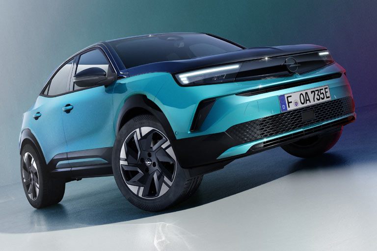 Die Dackelperspektive ist unntig und praxisfremd (auer fr Dackel). Erkennungszeichen des Facelifts sind eine modifizierte Frontschrze, die neueste Variante des »