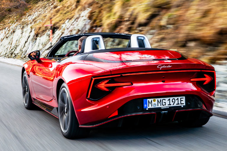 Eine solche Gestaltung mit senkrechter Abrisskante nennt man Kammback-Heck. Audi A2, VW XL1, Ferrari 250 GTO oder Ford GT40 hatten es auch