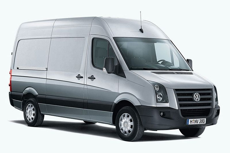 Die dritte Generation hrt auf erstmals auf den Namen Crafter. Charakteristische Abgrenzung zum Sprinter sind die vertikalen Scheinwerfer. Die beiden mit Mercedes realisierten Generationen laufen in 20 Jahren zusammen 820.000 Mal vom Band
