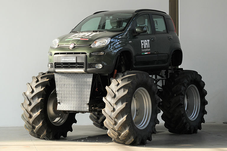 Fr einen Werbespot baute Fiat 2012 sogar dieses Panda-Monster-Unikat mit Jeep-Technik auf
