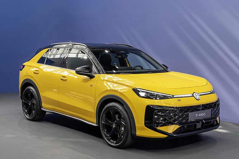 Zum Schluss nochmal der neue VW T-Roc R-Line. Zumindest das Basismodell ist vergleichsweise kundenfreundlich eingepreist: 800 Euro mehr als bisher, dafr vier statt drei Zylinder und DSG statt Handschaltung Serie