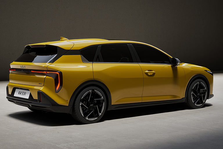 Auffällige Heckpartie mit unsichtbar unter dem Dachkantenspoiler platziertem Heckwischer