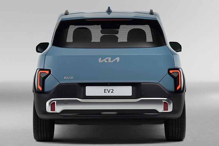 Durch den im Dachspoiler versteckten Heckwischer entsteht auch beim EV2 eine &raquo;cleane&laquo; Optik am Heck