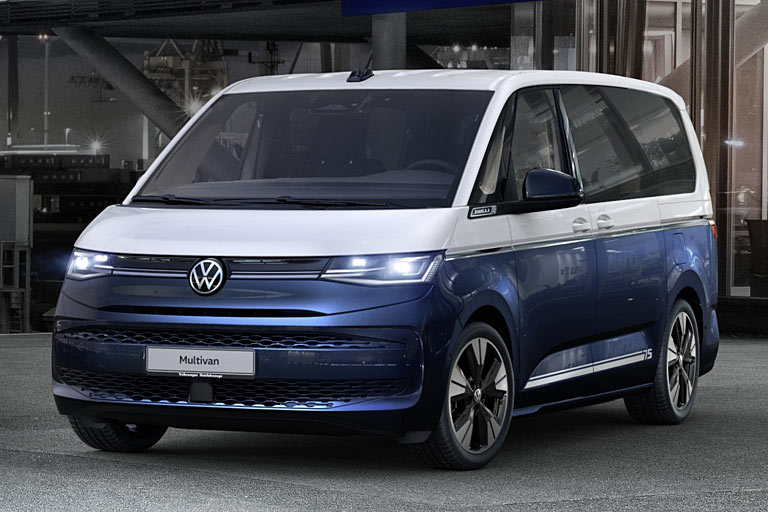 Zum Vergleich: Das noch aktuelle Modell mit zusätzlichem Lufteinlass und langweiligerer Schürze