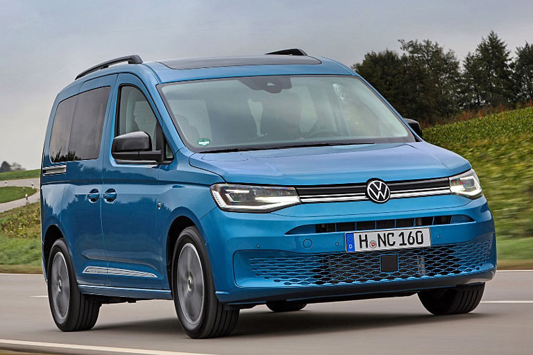 Im Vergleich zum aktuellen Modell wirkt der künftige Auftritt klar besser. Mal abwarten, ob auch die Heckleuchten ein Update bekommen