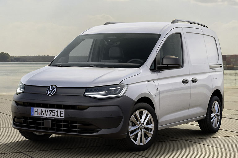 Bei den unlackierten Stoßfängern der Cargo-Varianten fällt es weniger auf