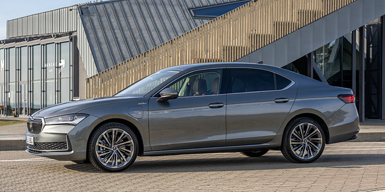 Škoda Superb PHEV: Jetzt auch stärker